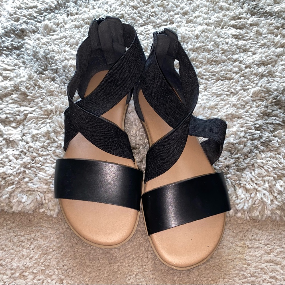 Torrid 9 WW black crossover ankle zip gladiator sandal  fits like 10 WW